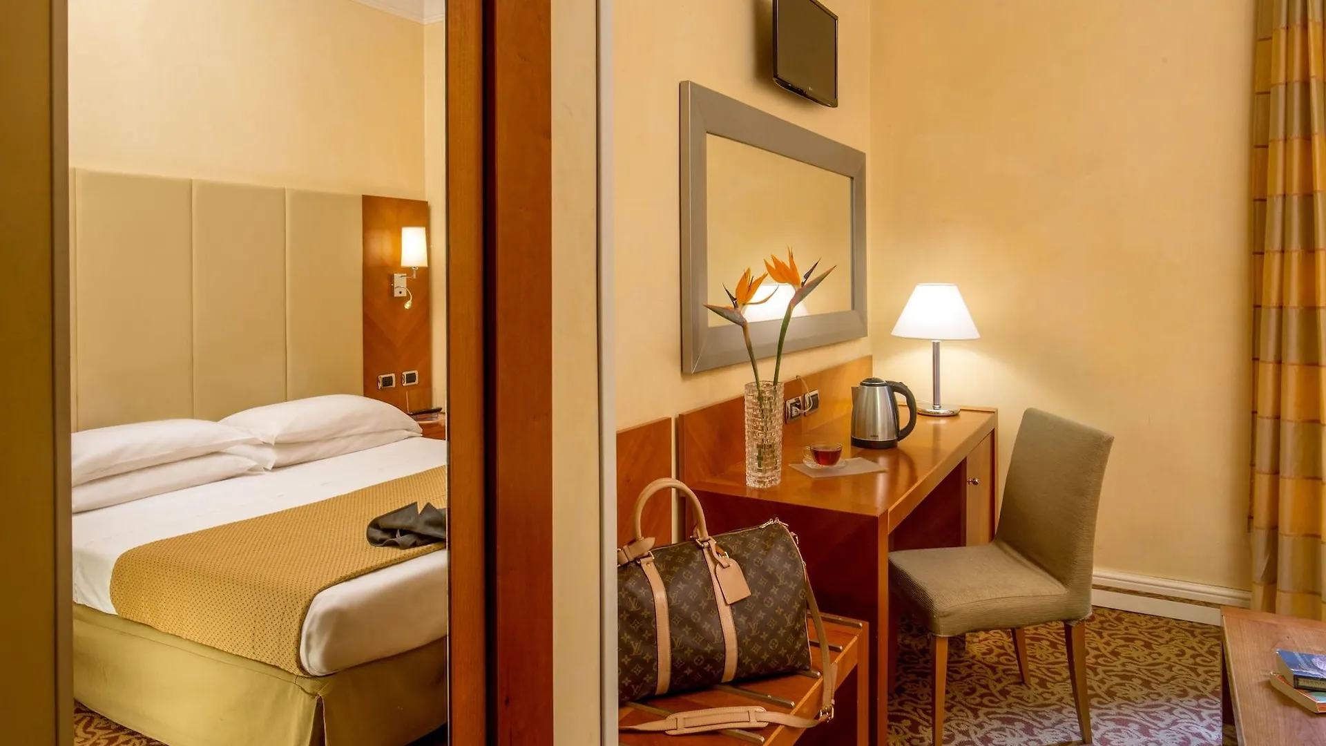 Suite Opera Rooms Rome 3*,